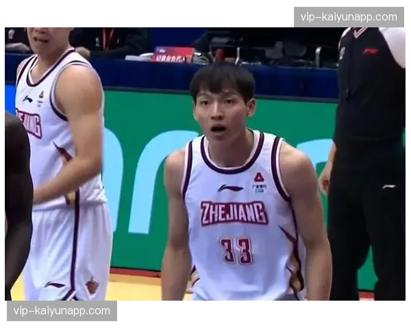 浙江队连败后排名回升 吴前状态回暖助力球队 浙江队连败后排名回升 吴前状态回暖助力球队